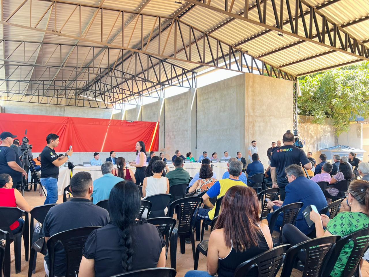 Audiência pública discute obras do PAC da Vila Nova com autoridades e moradores