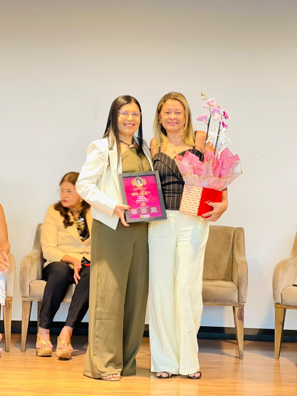 Câmara realiza solenidade em alusão ao Dia das Mães com entrega da Comenda Hilda Rocha Cortez