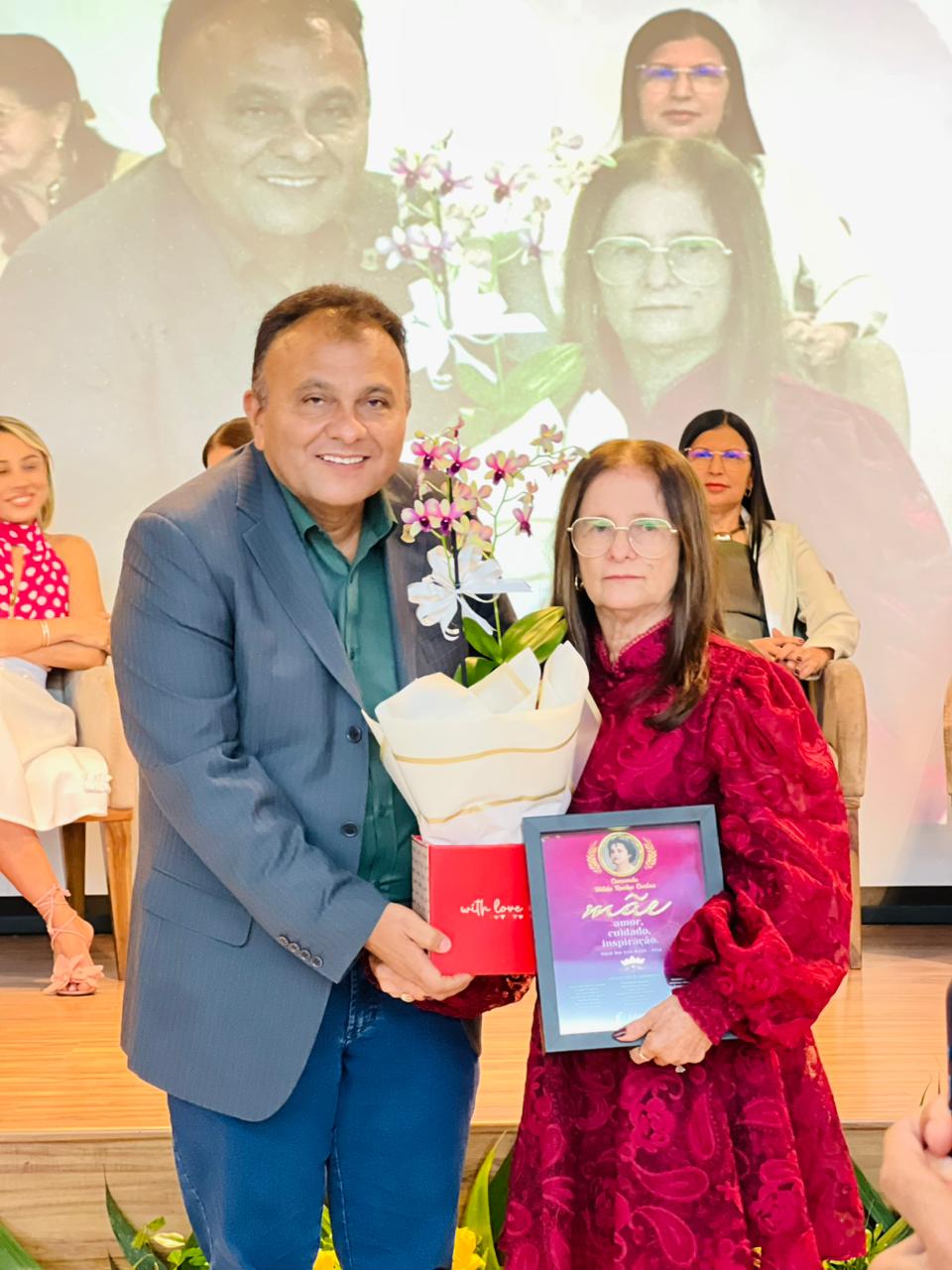 Câmara realiza solenidade em alusão ao Dia das Mães com entrega da Comenda Hilda Rocha Cortez