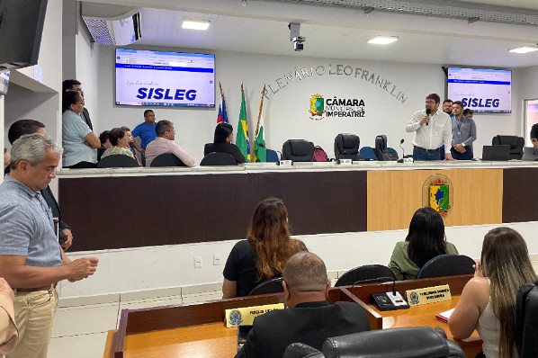 Treinamento para Implementação do Sistema SISLEG é Realizado na Câmara Municipal de Imperatriz