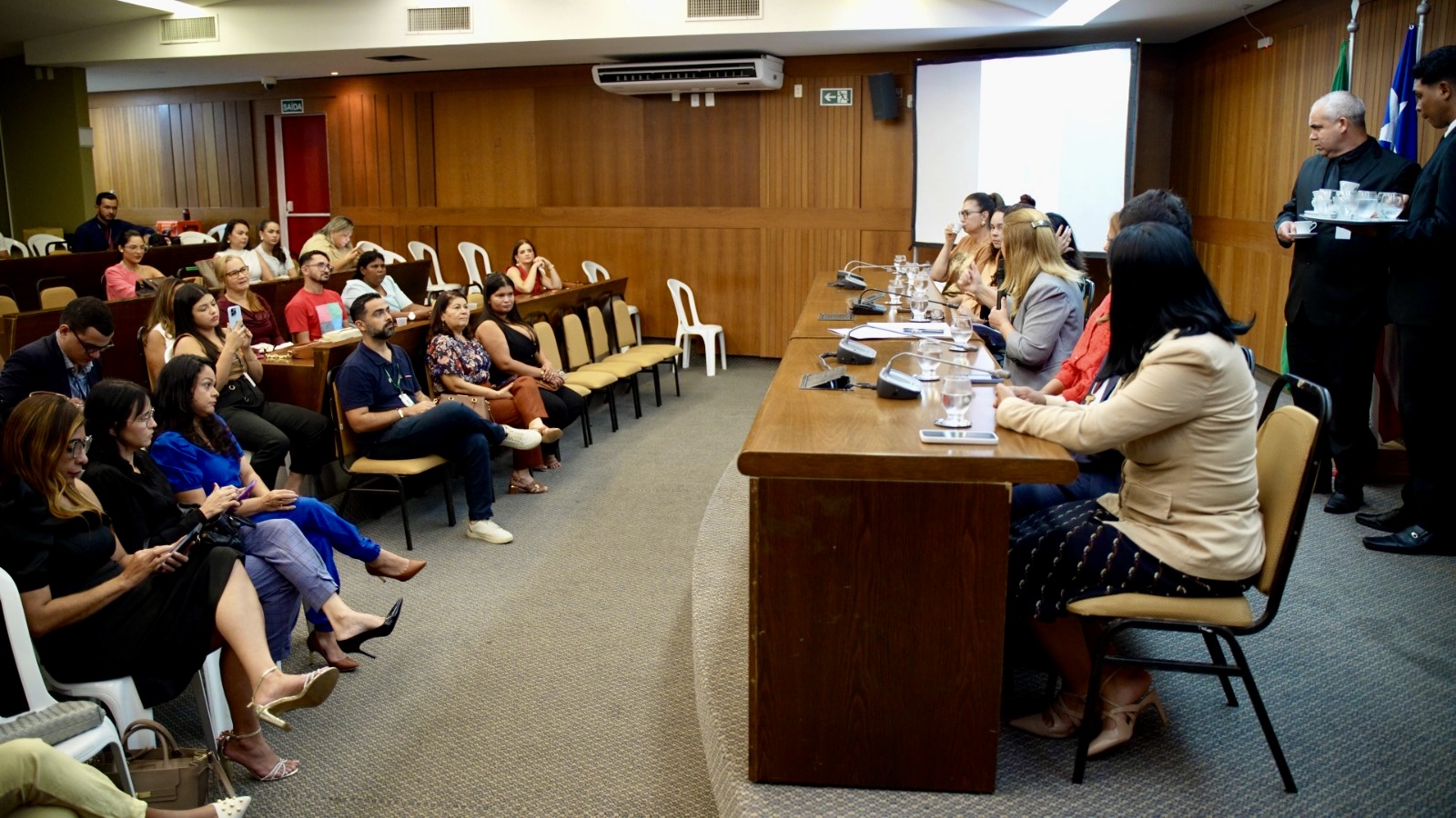 Procuradoria da Mulher recebe kit institucional para auxiliar no combate à violência contra mul...