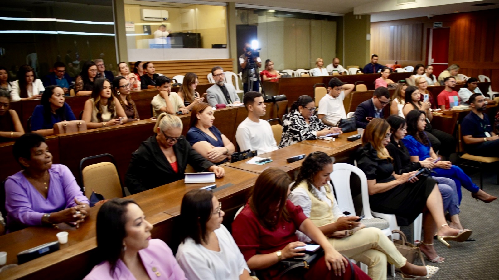 Procuradoria da Mulher recebe kit institucional para auxiliar no combate à violência contra mul...