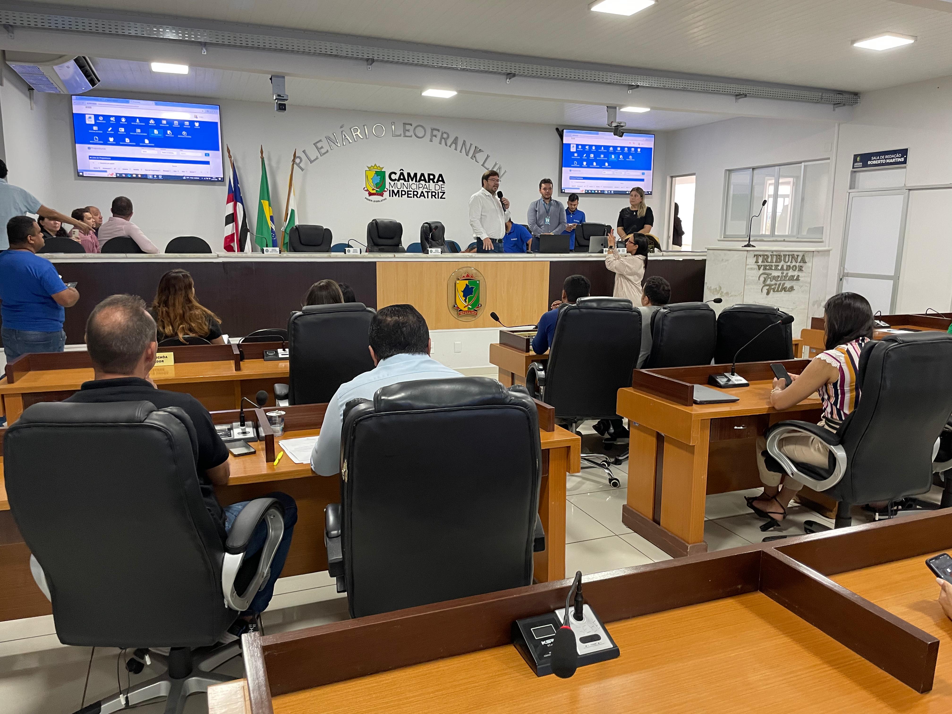 Treinamento para Implementação do Sistema SISLEG é Realizado na Câmara Municipal de Imperatriz