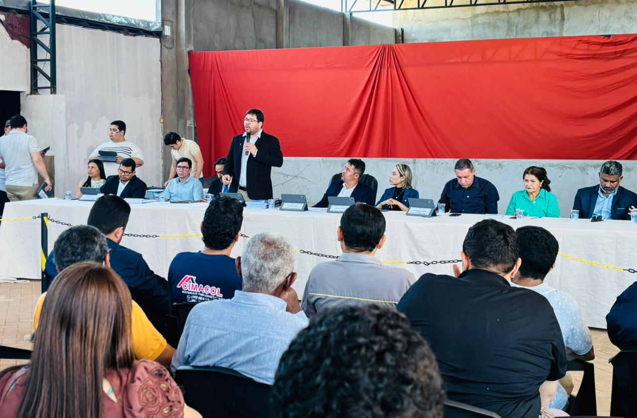 Audiência pública discute obras do PAC da Vila Nova com autoridades e moradores