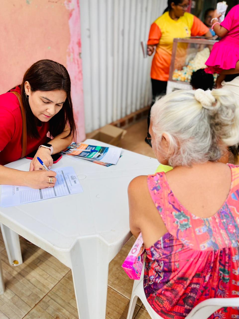 Câmara em Movimento leva ação solidária ao bairro Ouro Verde em celebração ao Dia das Crianças