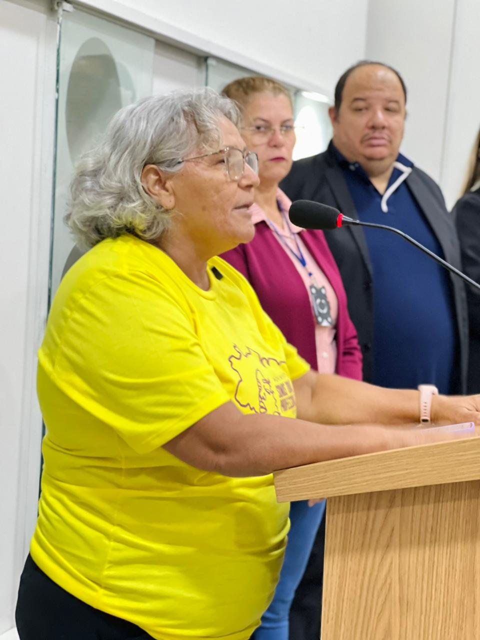 Tribuna Popular debate reconhecimento dos auxiliares da educação como profissionais do magistér...