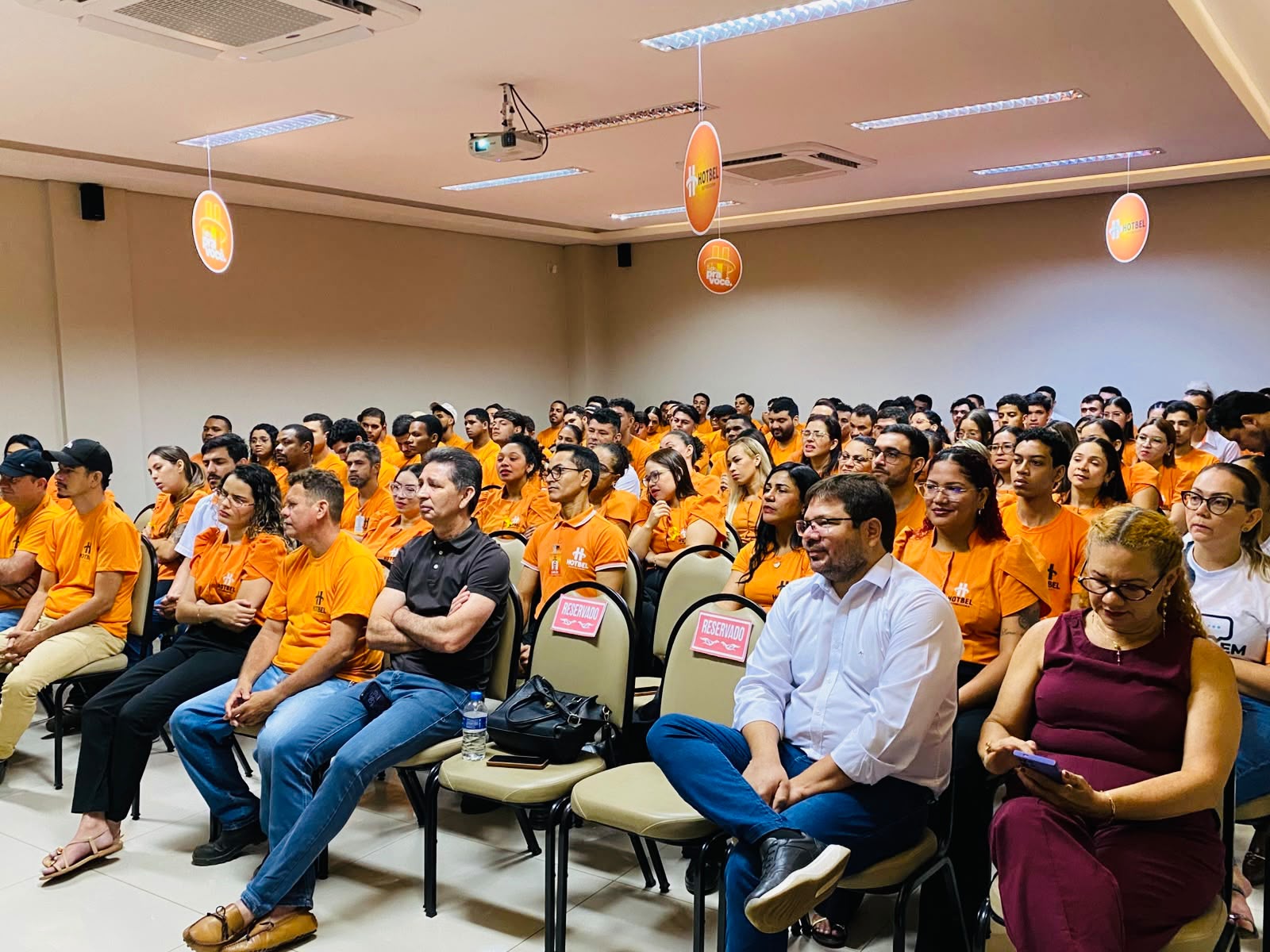 Câmara realiza ação social na empresa Hotbell por meio do programa Empresa Inclusiva