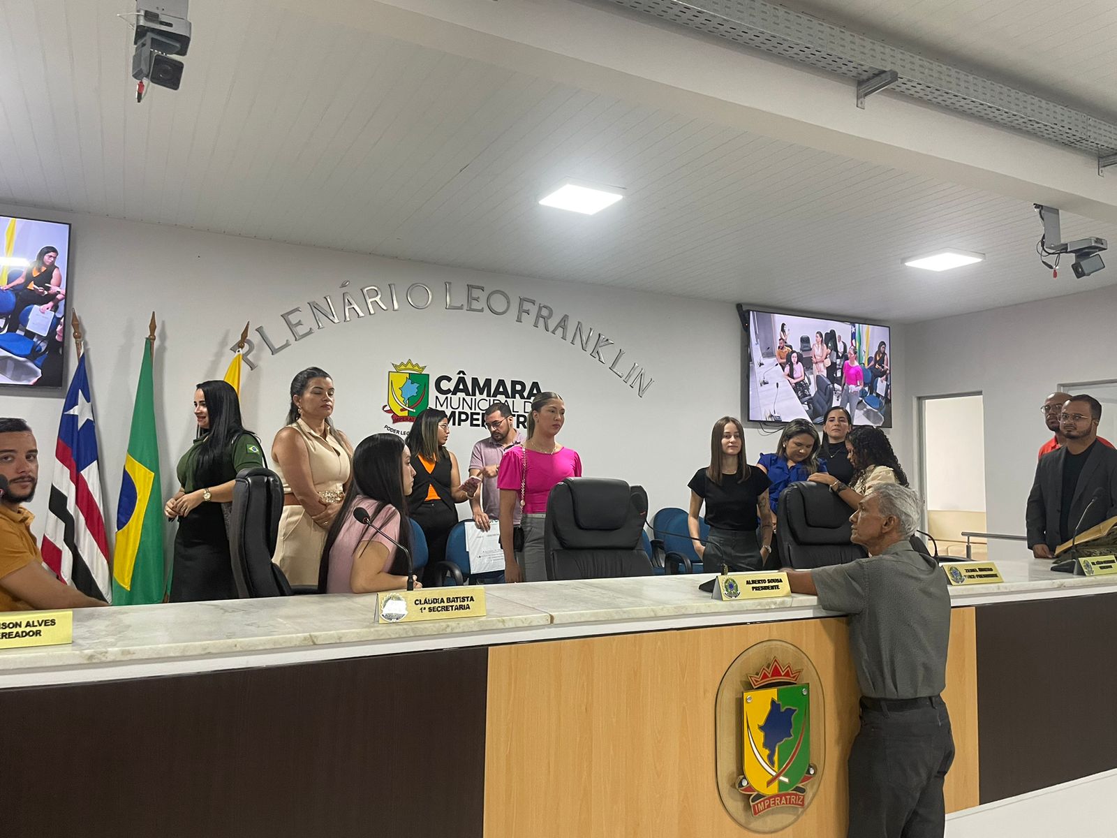 Câmara Municipal recebe visita técnica de alunos da FACIMP