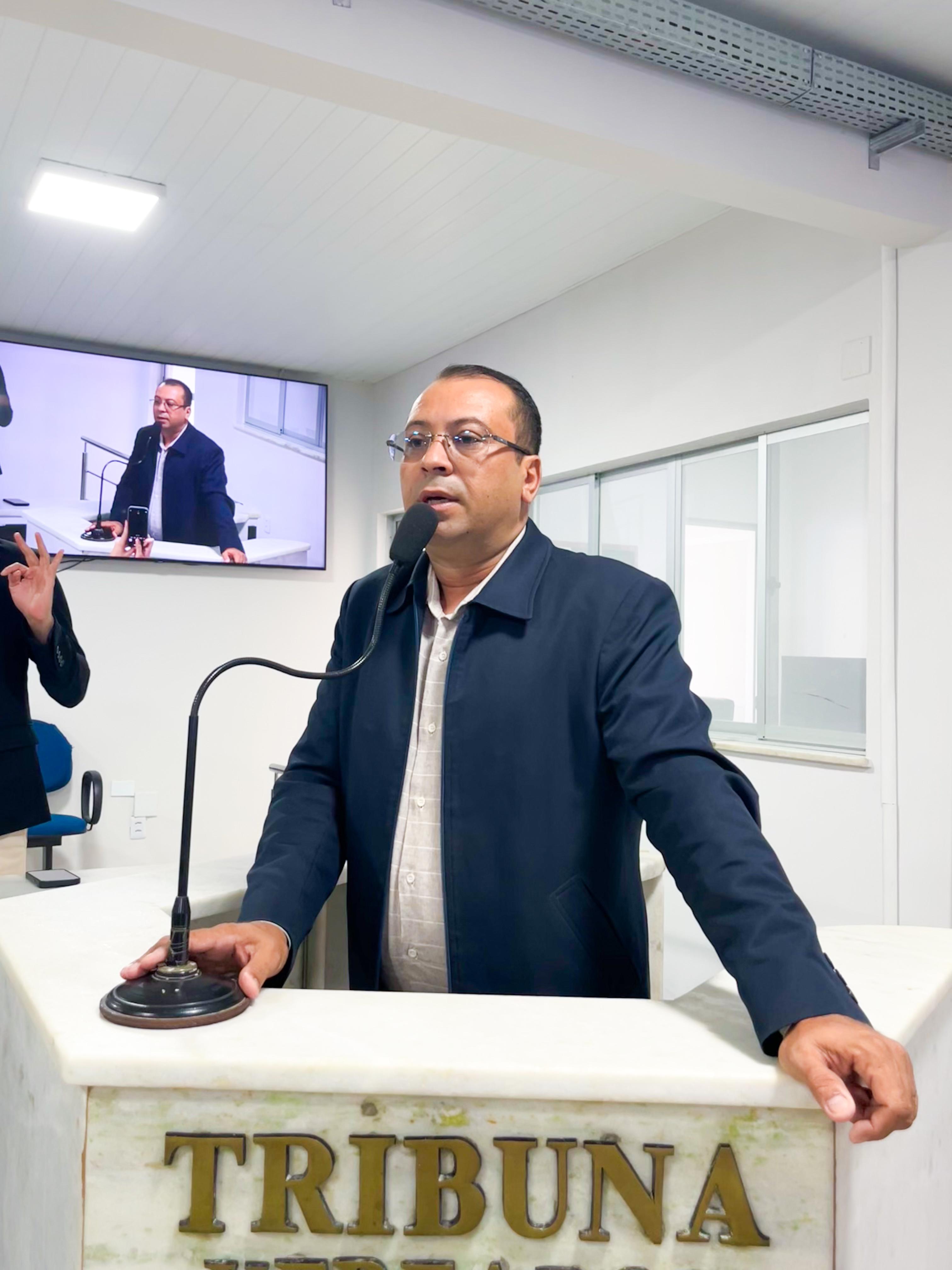 Suplente de vereador toma posse na Câmara Municipal