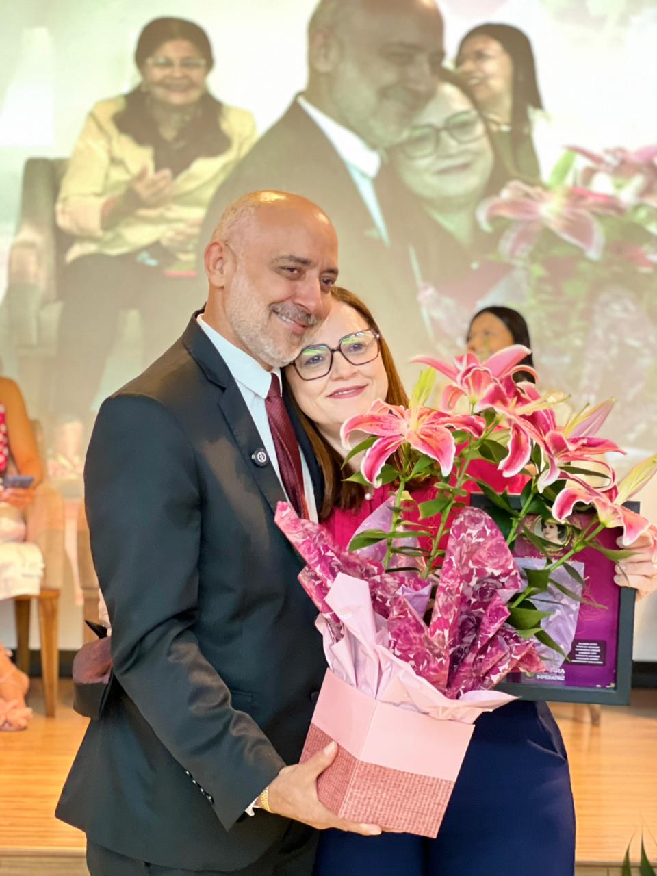 Câmara realiza solenidade em alusão ao Dia das Mães com entrega da Comenda Hilda Rocha Cortez