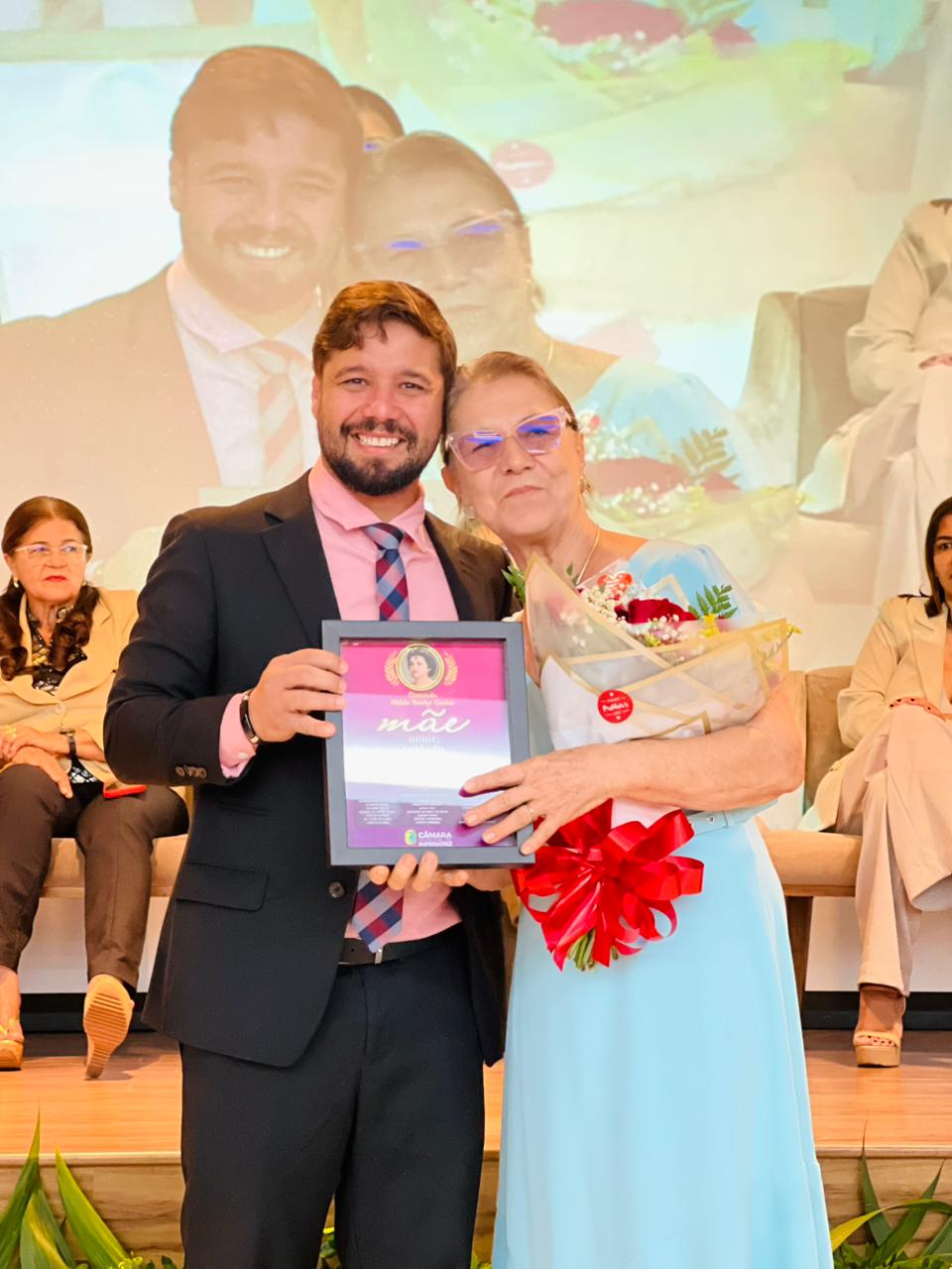 Câmara realiza solenidade em alusão ao Dia das Mães com entrega da Comenda Hilda Rocha Cortez