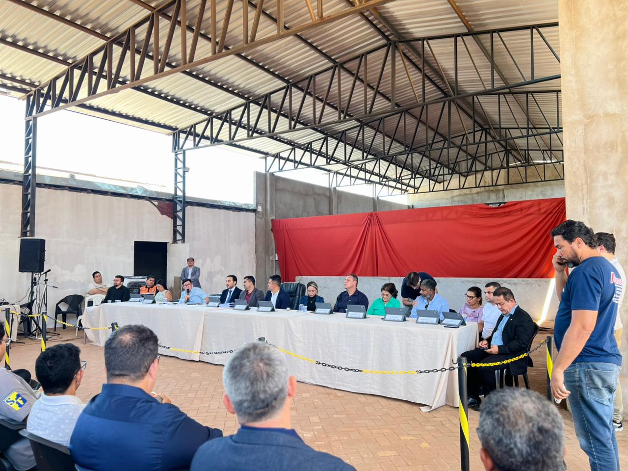Audiência pública discute obras do PAC da Vila Nova com autoridades e moradores