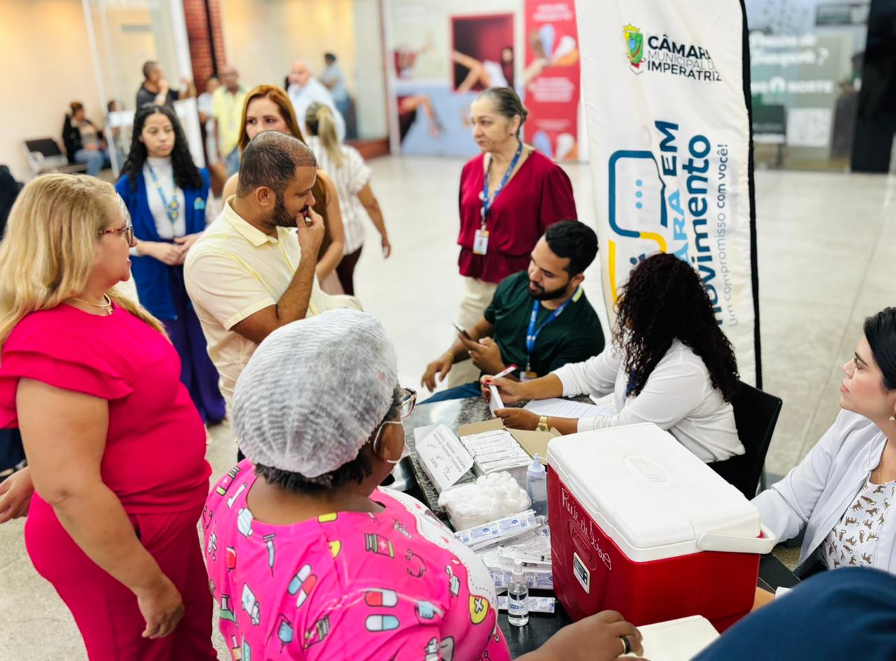 Câmara de Imperatriz realiza ação em parceria com a Prefeitura para prevenção sexual no Carnava...