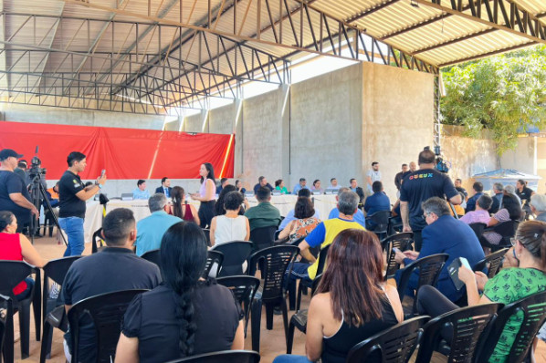 Audiência pública discute obras do PAC da Vila Nova com autoridades e moradores