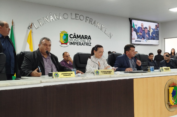 Câmara Municipal realiza sessão com aprovação de projetos de leis