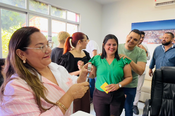Câmara Municipal promove vacinação contra Influenza para servidores